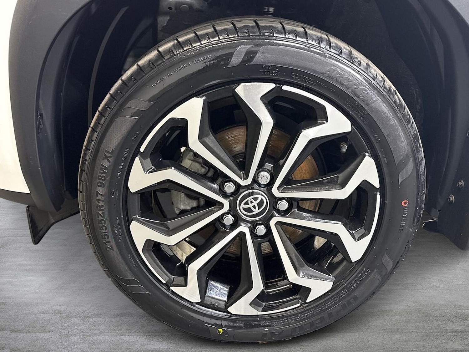 Used Toyota Yaris Cross 2023 for sale - 77595508: Photo 6