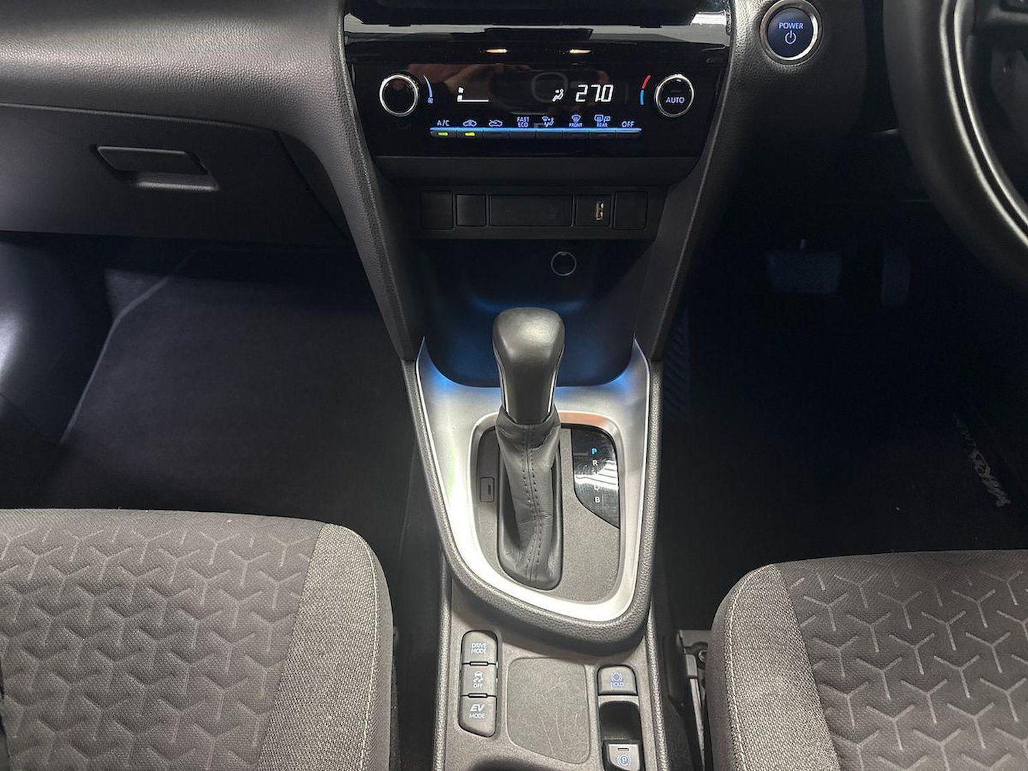 Used Toyota Yaris Cross 2023 for sale - 77595508: Photo 8