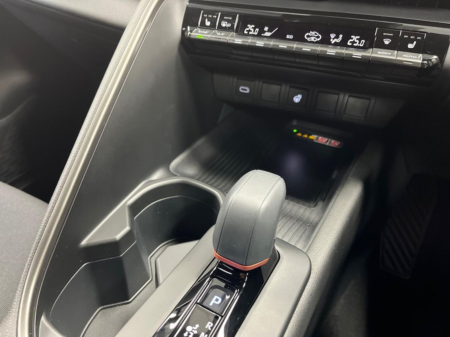 Used Toyota C-HR 2024 for sale - 77488570: Photo 13