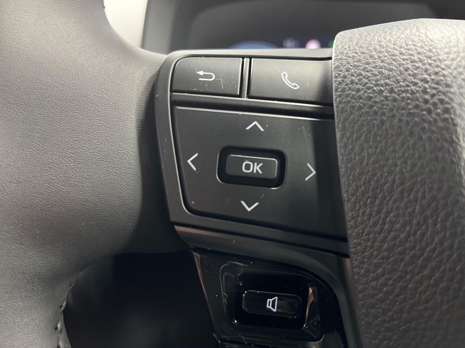 Used Toyota C-HR 2024 for sale - 77488570: Photo 24