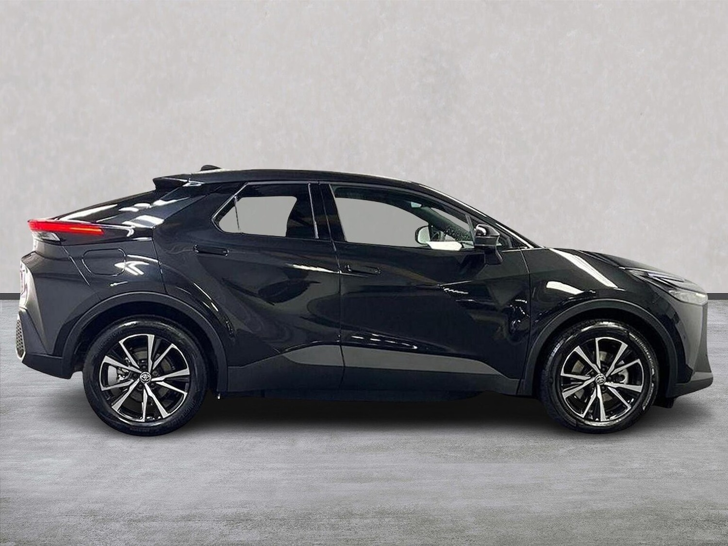 Used Toyota C-HR 2024 for sale - 77488570: Photo 3