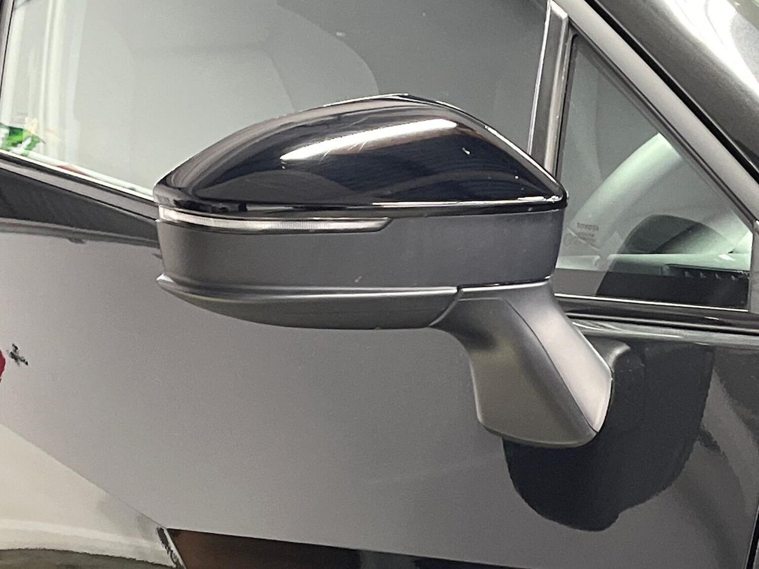 Used Toyota C-HR 2024 for sale - 77488570: Photo 30