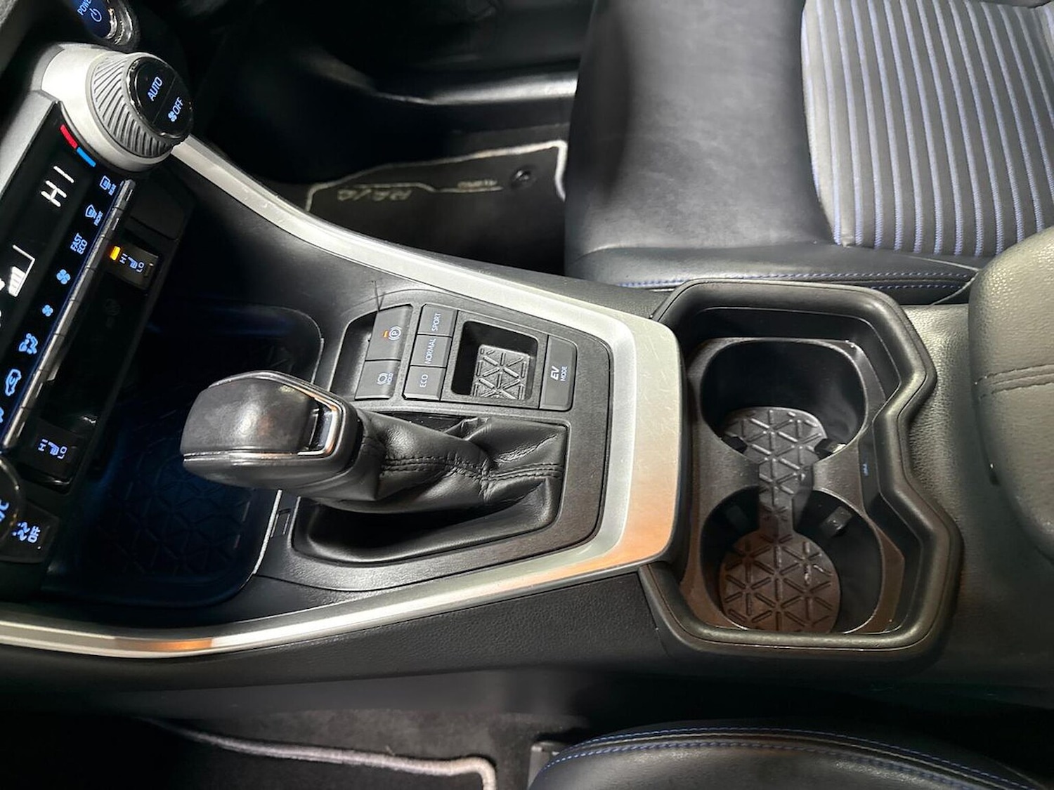 Used Toyota RAV4 2019 for sale - 78194242: Photo 15