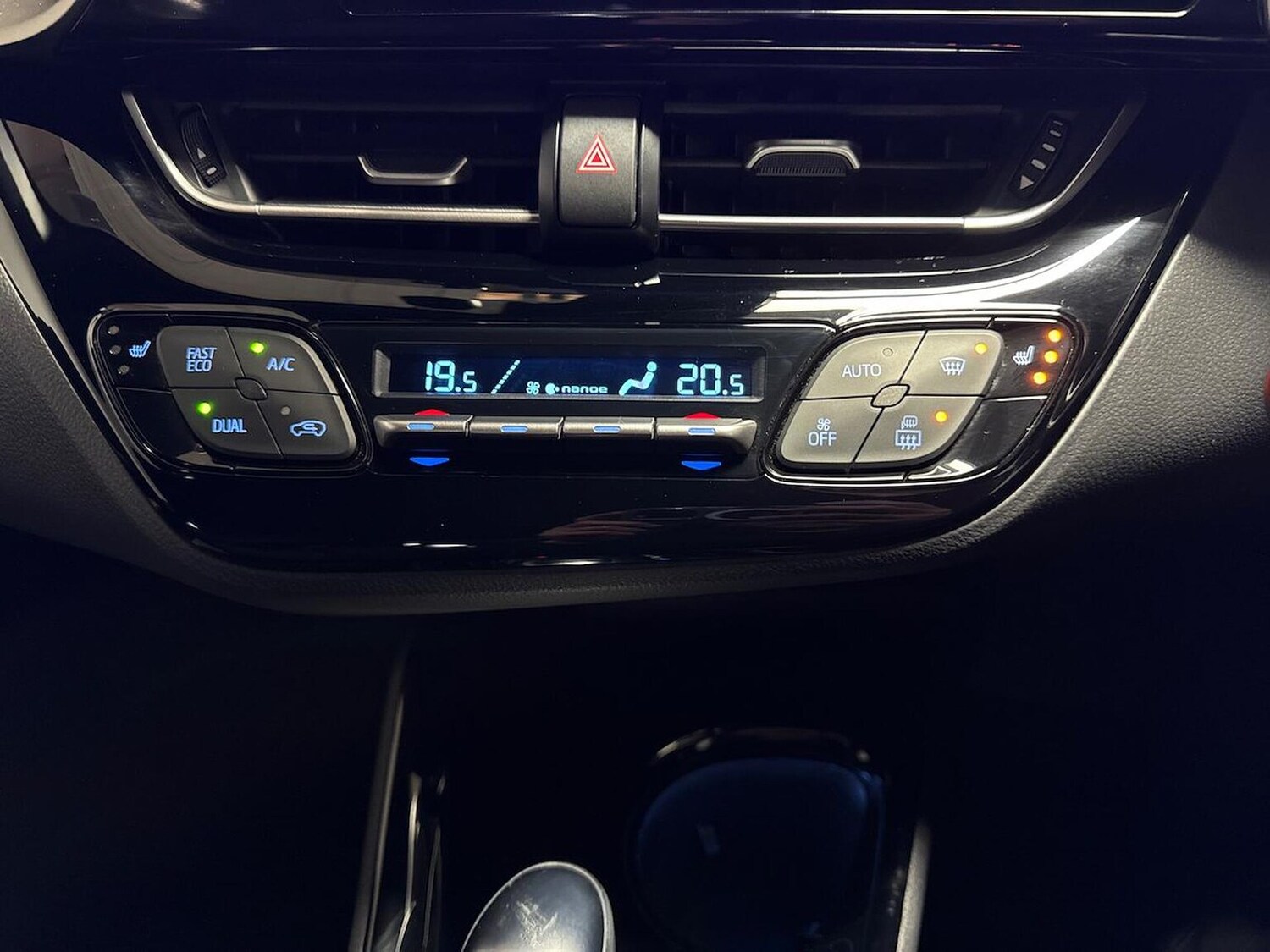 Used Toyota C-HR 2023 for sale - 76931612: Photo 12