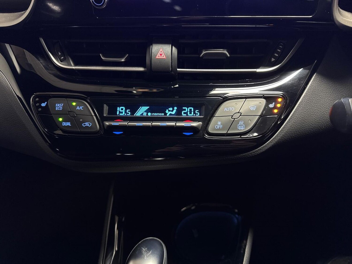 Used Toyota C-HR 2023 for sale - 76931612: Photo 23