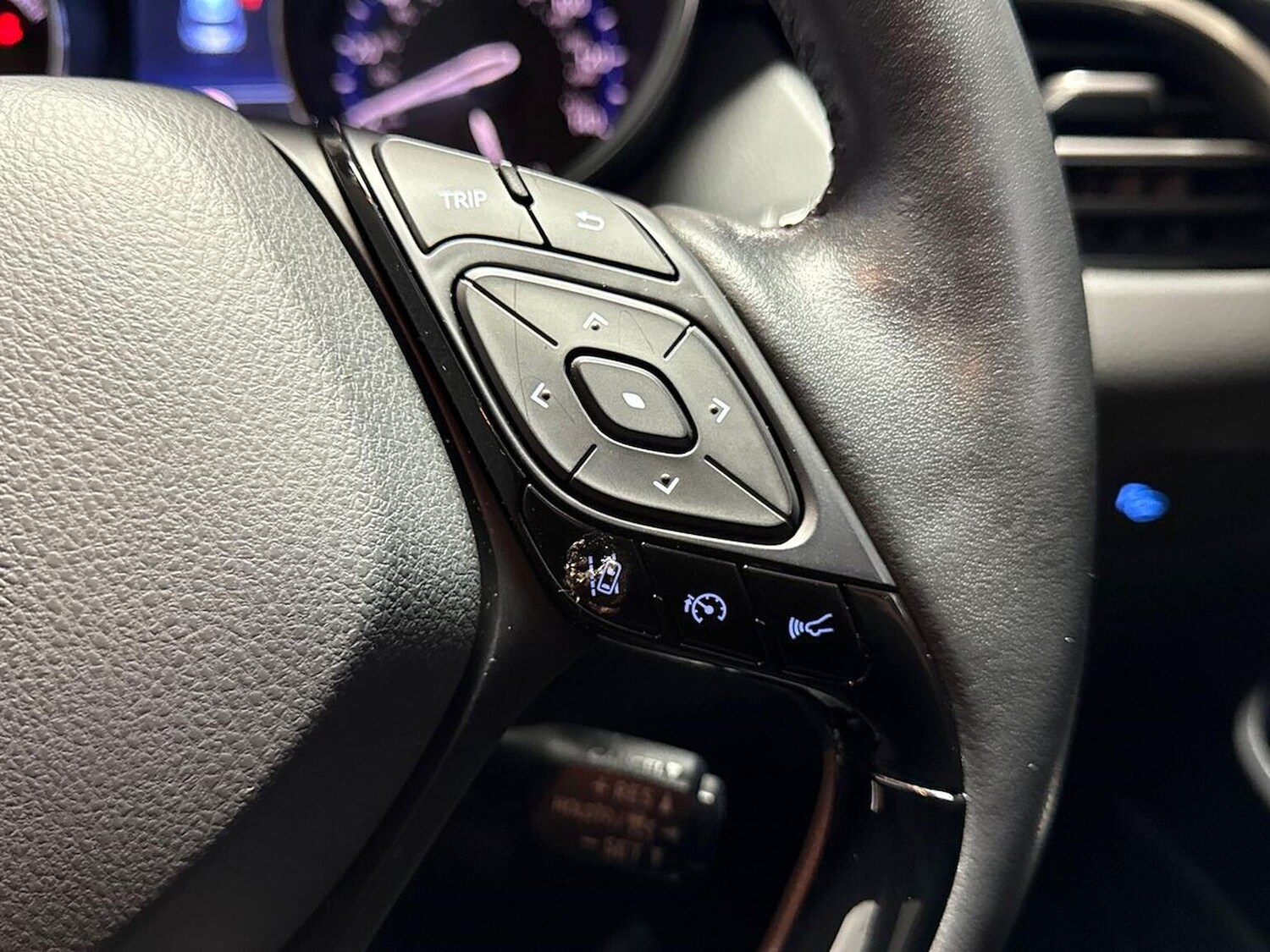 Used Toyota C-HR 2023 for sale - 76931612: Photo 25