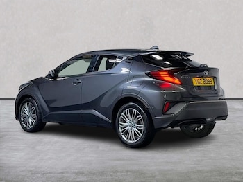 Used Toyota C-HR 2023 for sale - 76931612: Photo