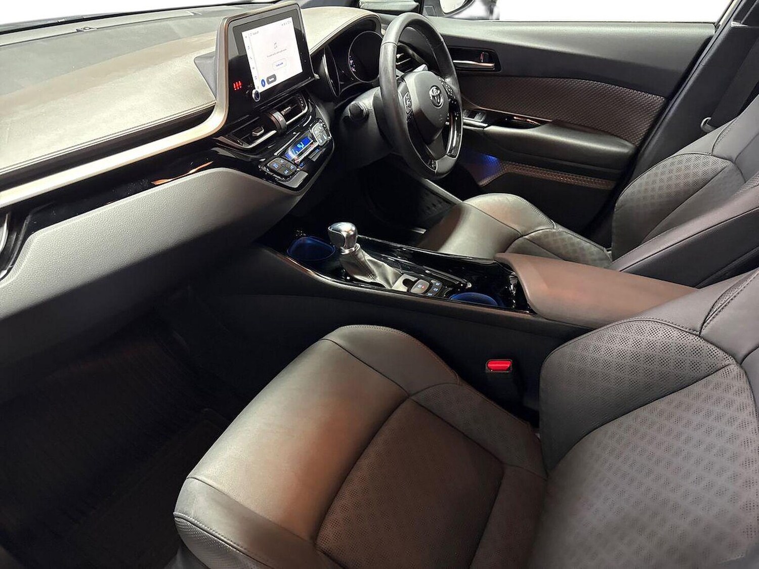 Used Toyota C-HR 2023 for sale - 76931612: Photo 7