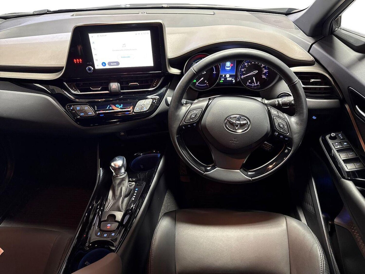 Used Toyota C-HR 2023 for sale - 76931612: Photo 9