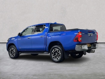 Used Toyota Hilux 2024 for sale - 78484225: Photo