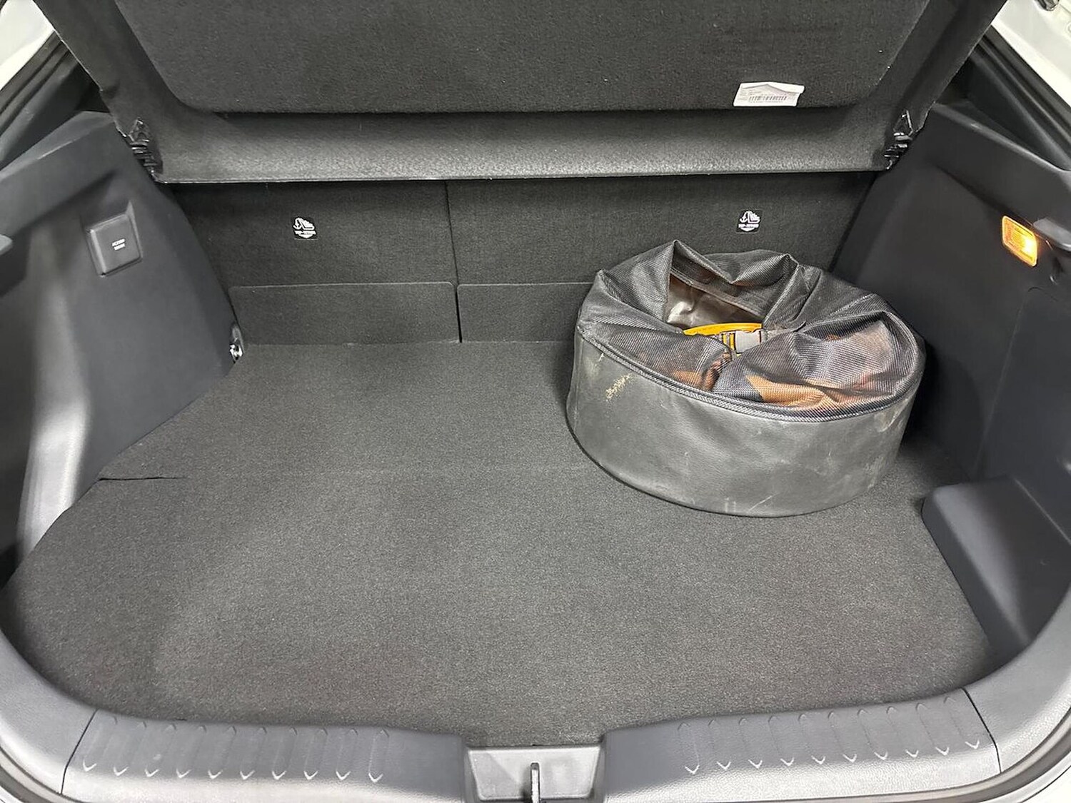 Used Toyota C-HR 2024 for sale - 76588589: Photo 17