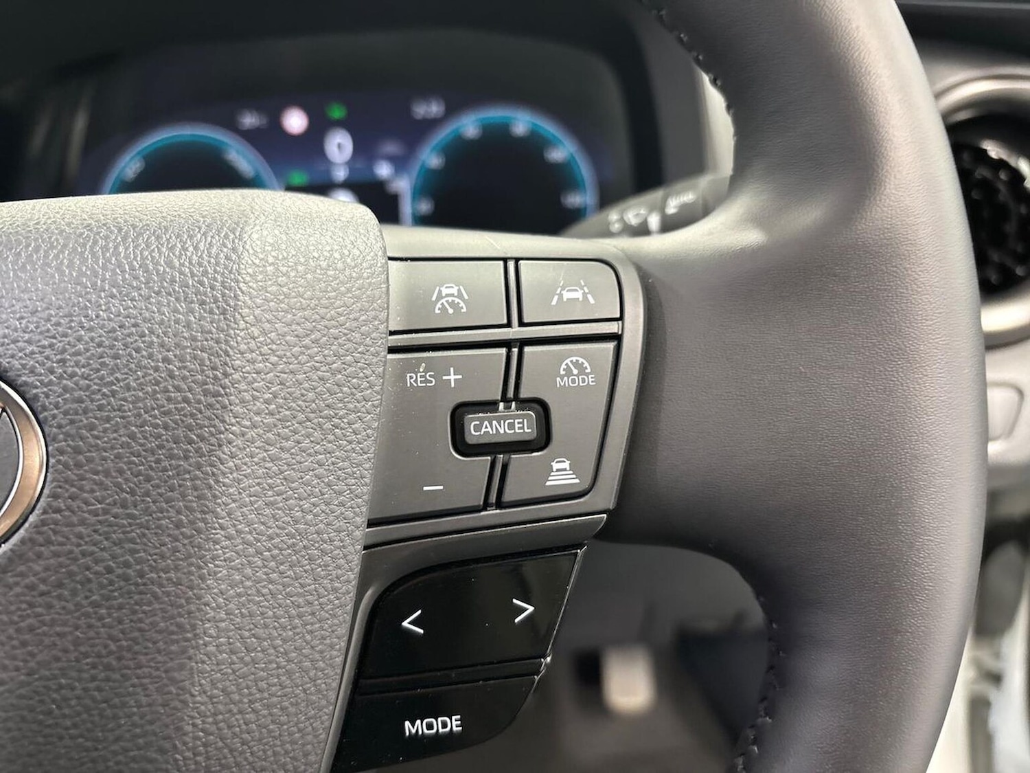 Used Toyota C-HR 2024 for sale - 76588589: Photo 25