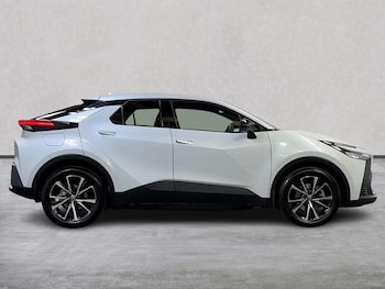 Used Toyota C-HR 2024 for sale - 76588589: Photo