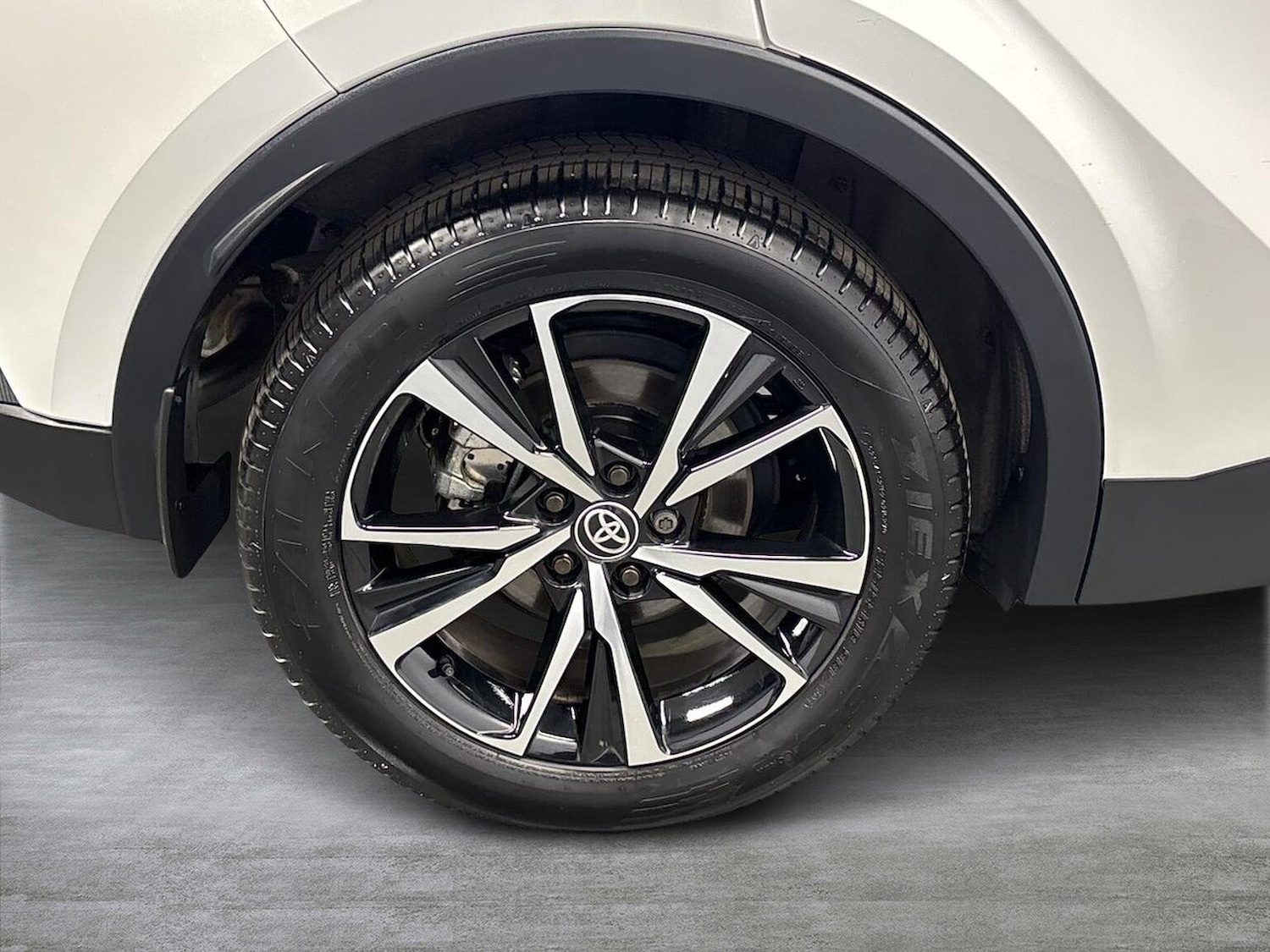 Used Toyota C-HR 2024 for sale - 76588589: Photo 6