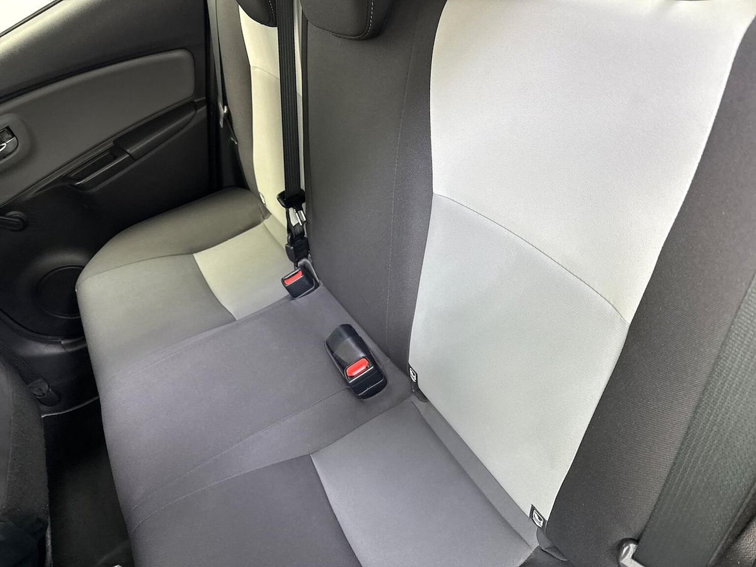 Used Toyota Yaris 2017 for sale - 77802124: Photo 16