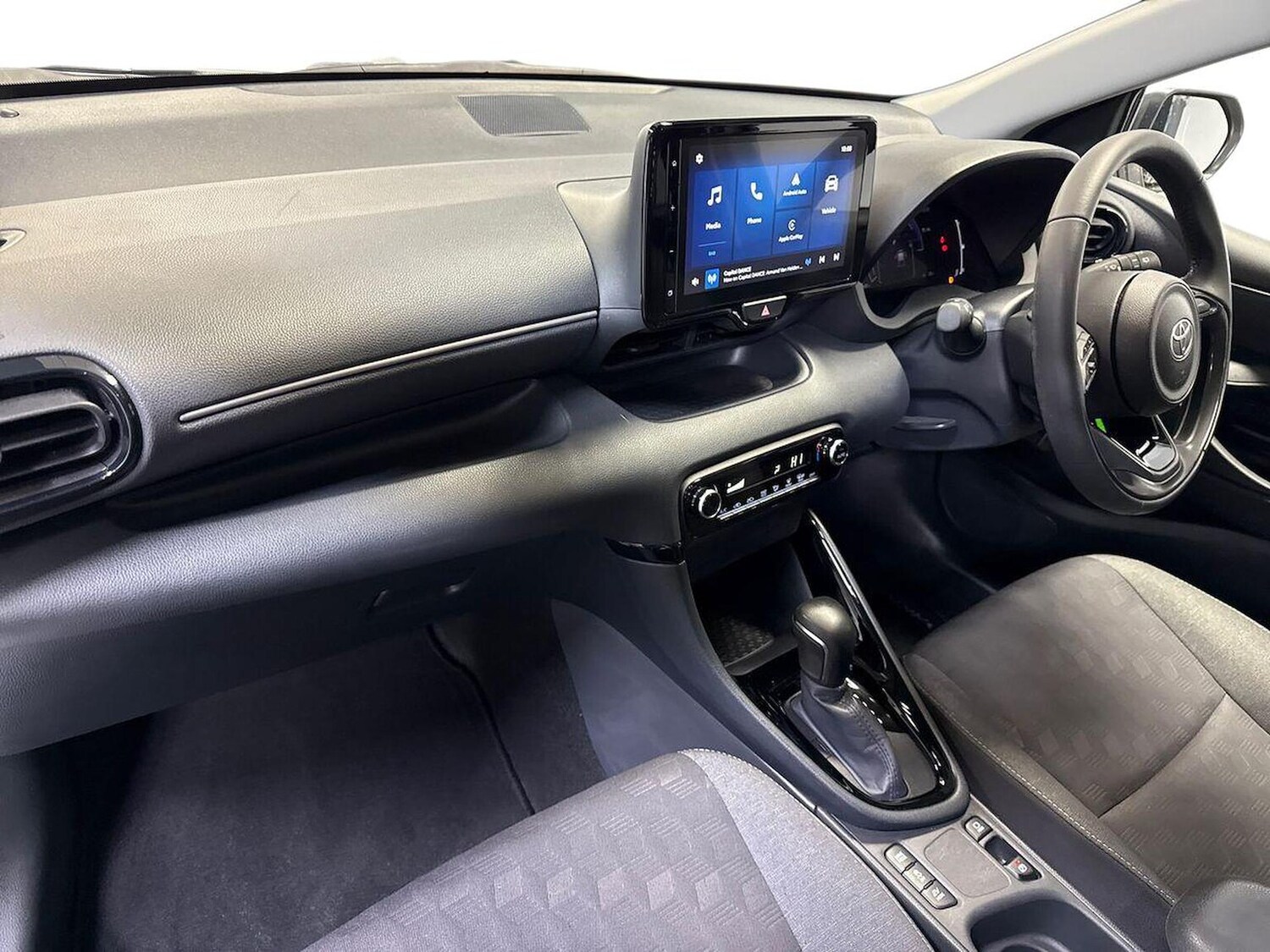 Used Toyota Yaris 2024 for sale - 76412523: Photo 7