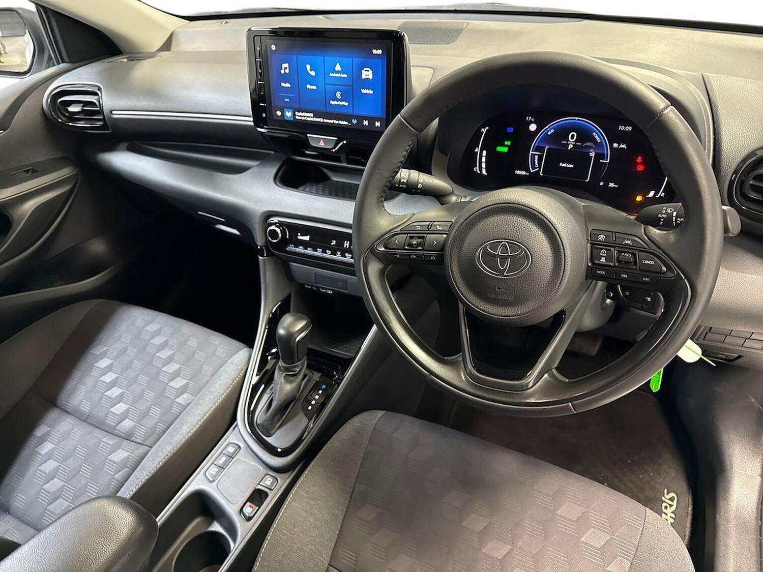 Used Toyota Yaris 2024 for sale - 76412523: Photo 8