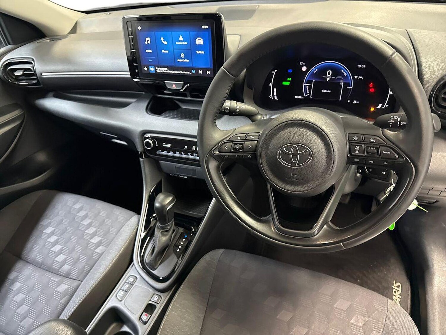 Used Toyota Yaris 2024 for sale - 76412523: Photo 9