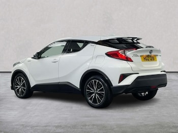 Used Toyota C-HR 2017 for sale - 79055801: Photo
