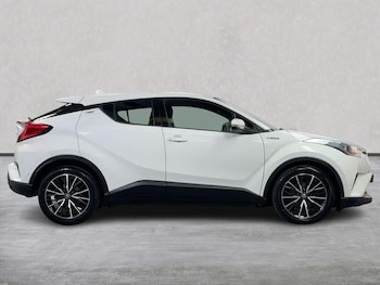 Used Toyota C-HR 2017 for sale - 79055801: Photo