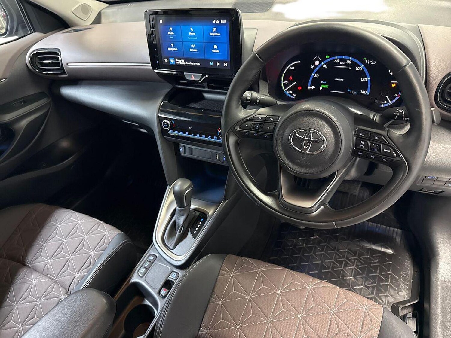 Used Toyota Yaris Cross 2024 for sale - 76324572: Photo 15