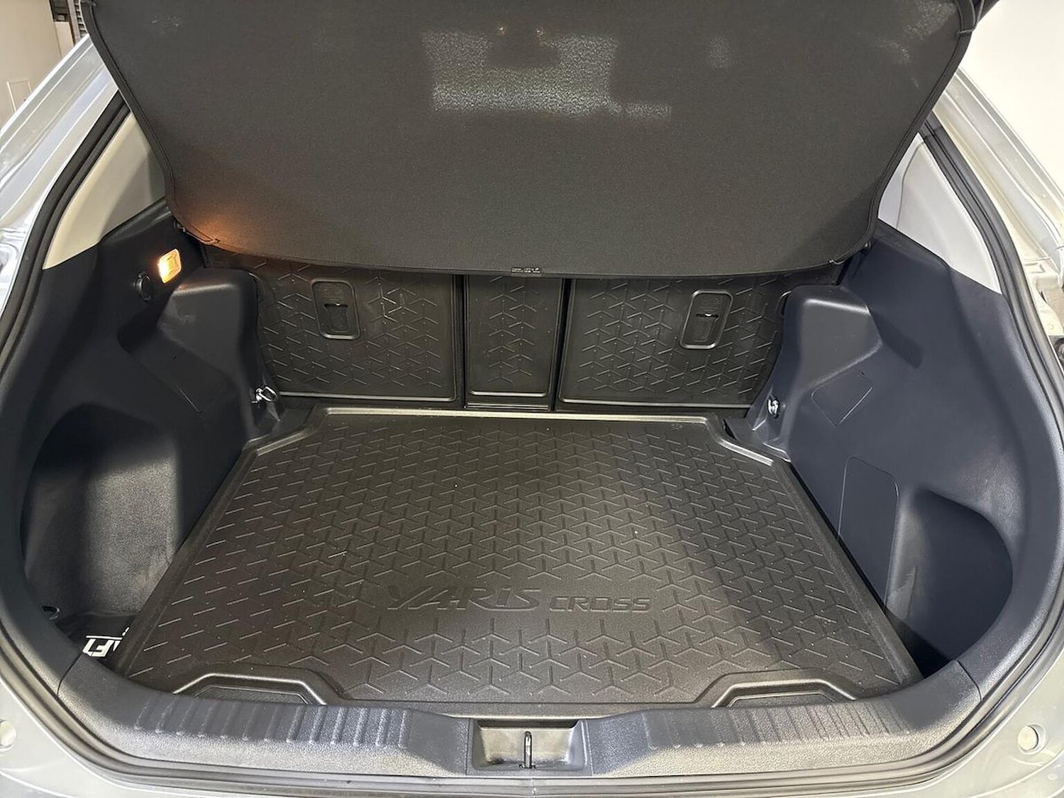 Used Toyota Yaris Cross 2024 for sale - 76324572: Photo 17