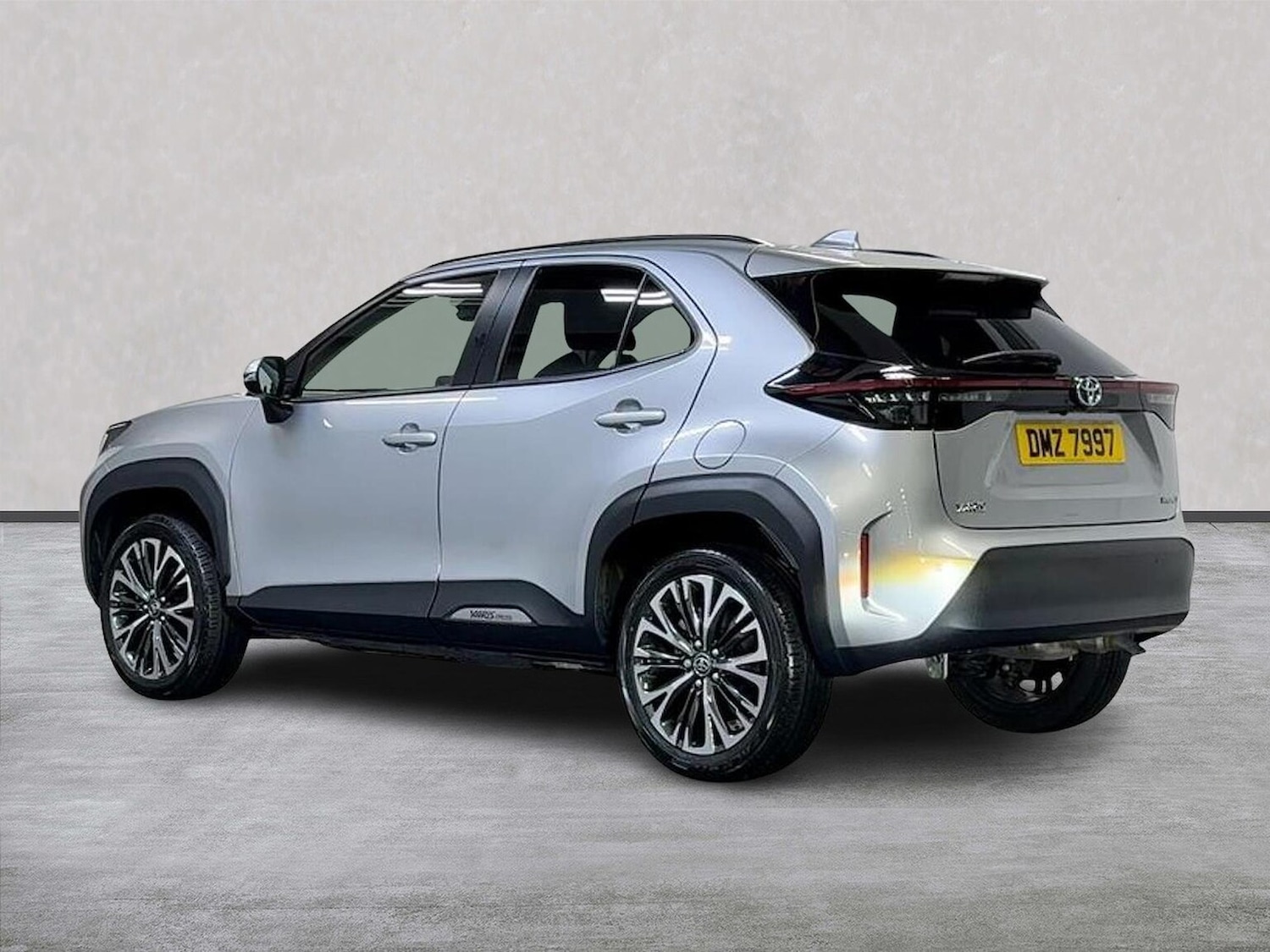 Used Toyota Yaris Cross 2024 for sale - 76324572: Photo 2