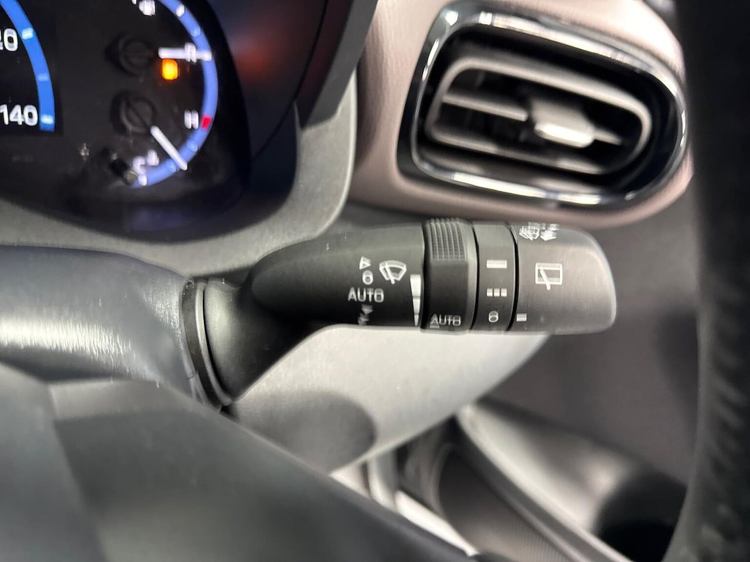 Used Toyota Yaris Cross 2024 for sale - 76324572: Photo 28