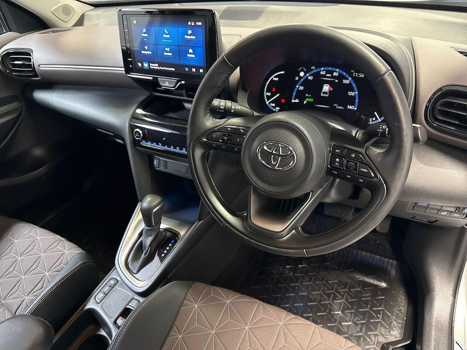 Used Toyota Yaris Cross 2024 for sale - 76324572: Photo 8