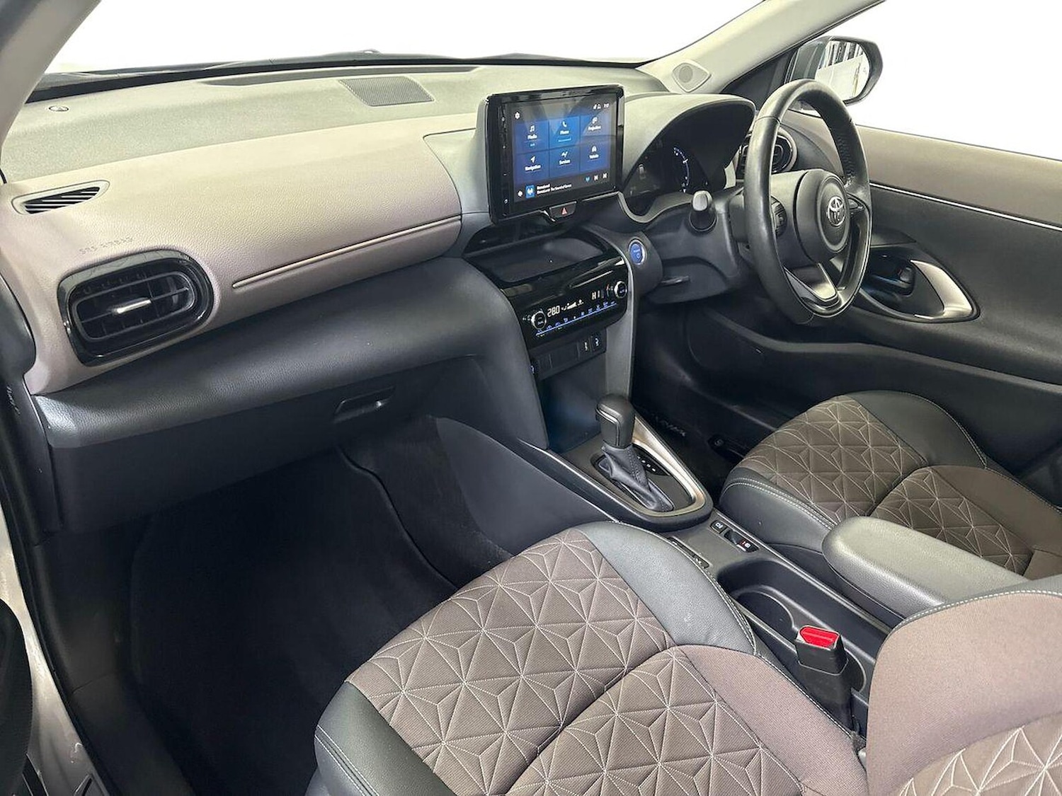 Used Toyota Yaris Cross 2023 for sale - 78194253: Photo 9