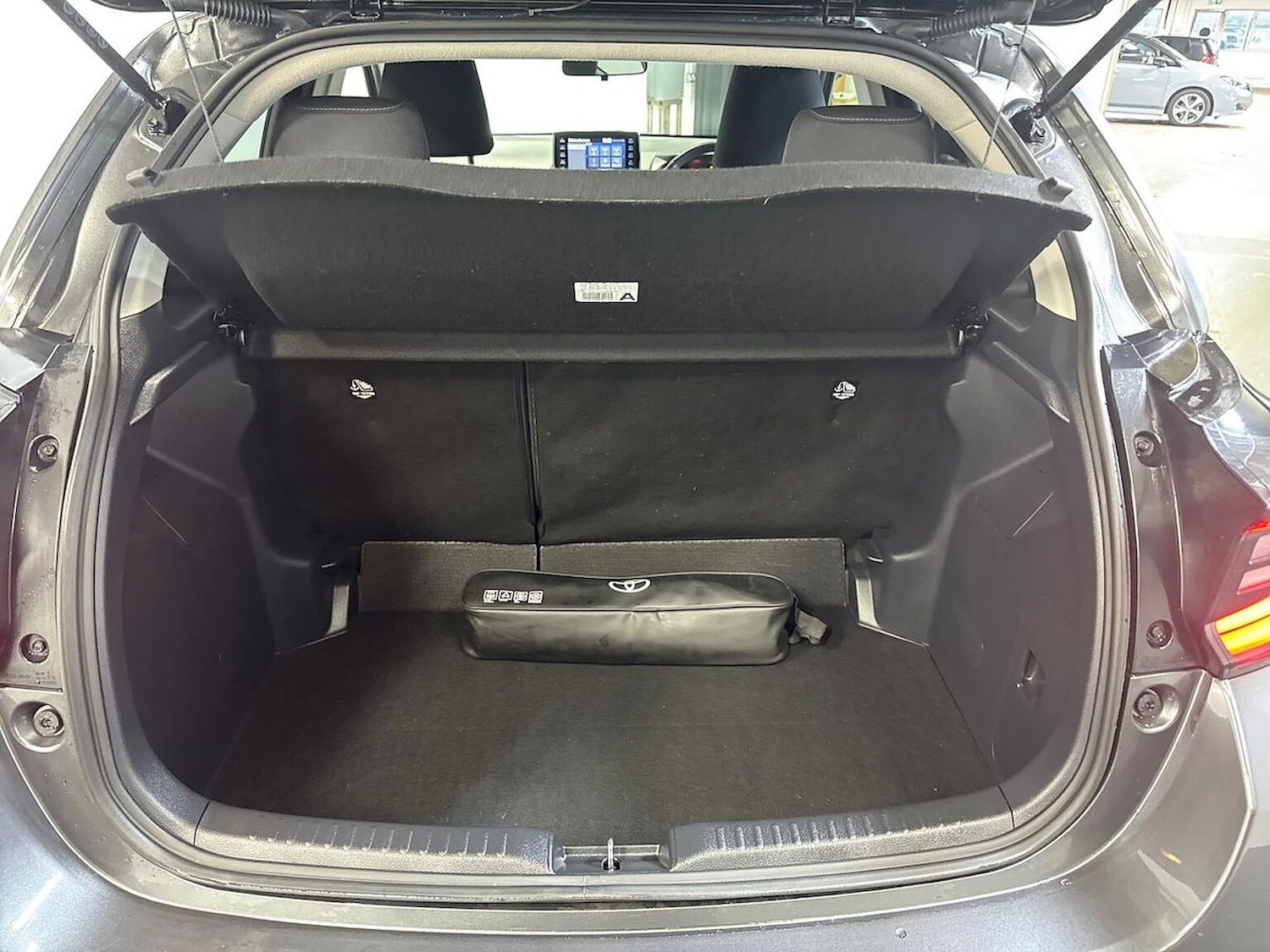 Used Toyota Yaris 2023 for sale - 76693353: Photo 17