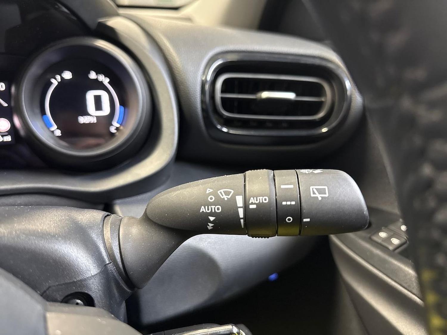 Used Toyota Yaris 2023 for sale - 76693353: Photo 27