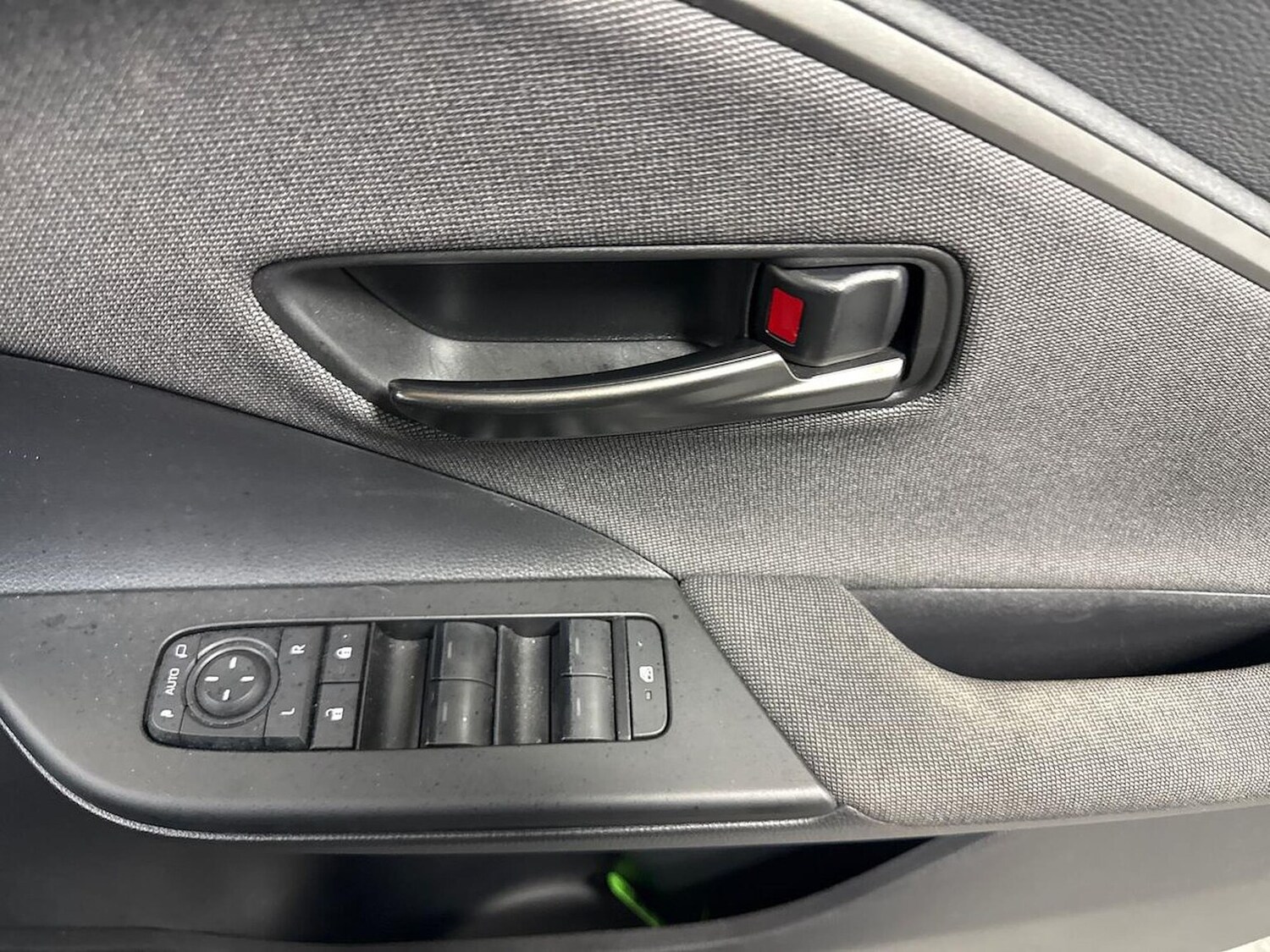 Used Toyota C-HR 2024 for sale - 78194219: Photo 23