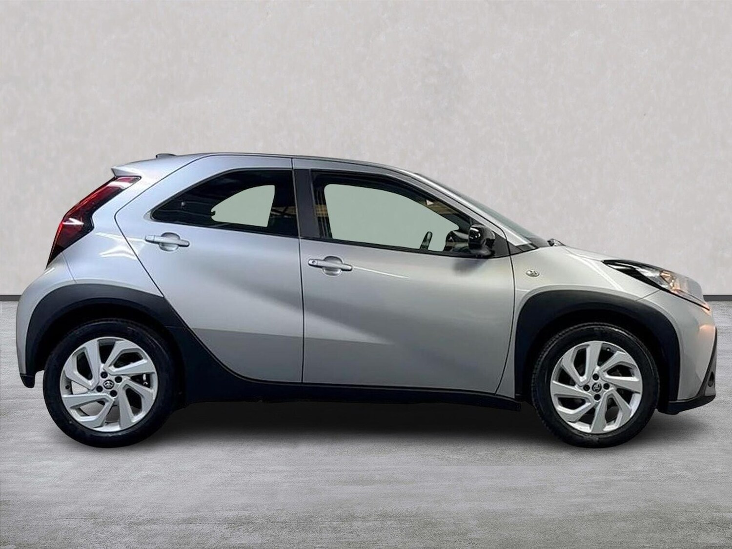 Used Toyota Aygo X 2023 for sale - 75999653: Photo 3