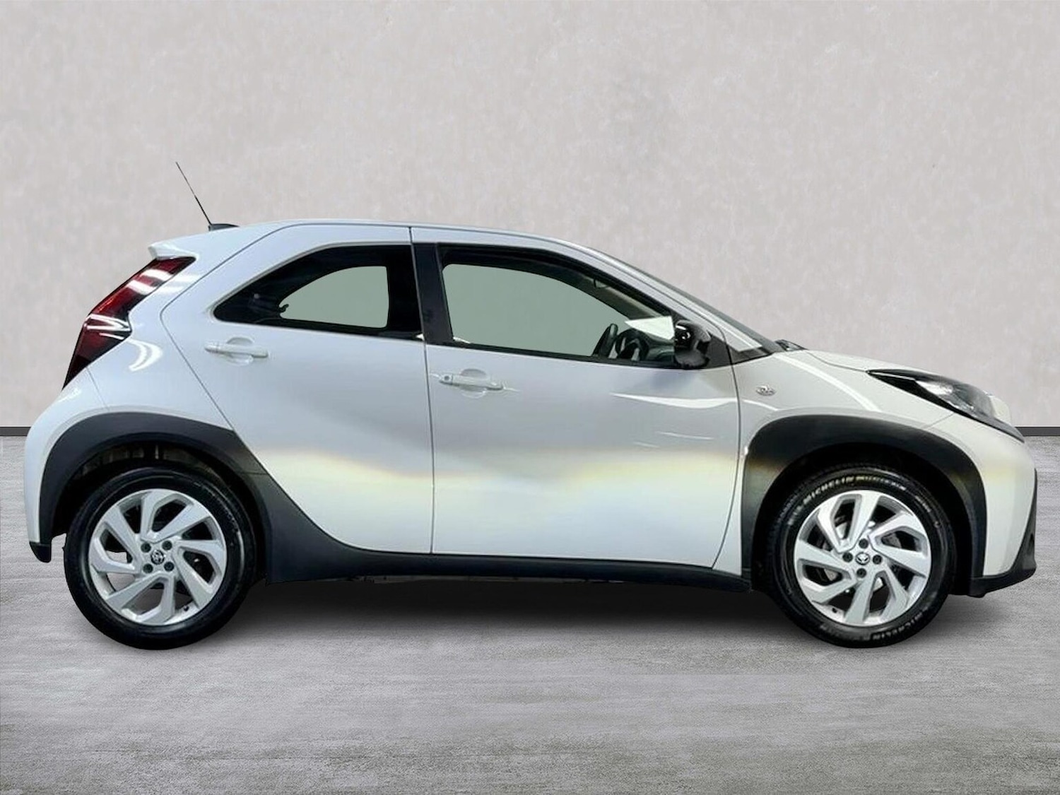 Used Toyota Aygo X 2024 for sale - 76809399: Photo 3