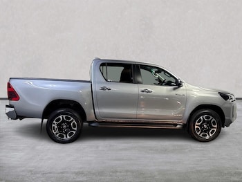 Used Toyota Hilux 2022 for sale - 75490246: Photo