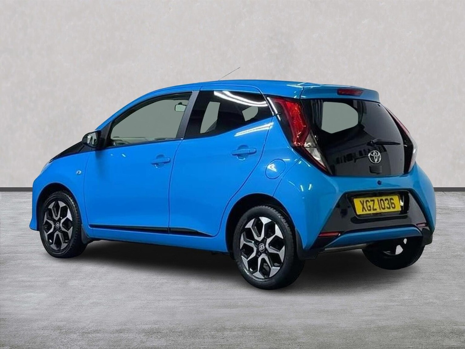 Used Toyota AYGO 2020 for sale - 76758885: Photo 2