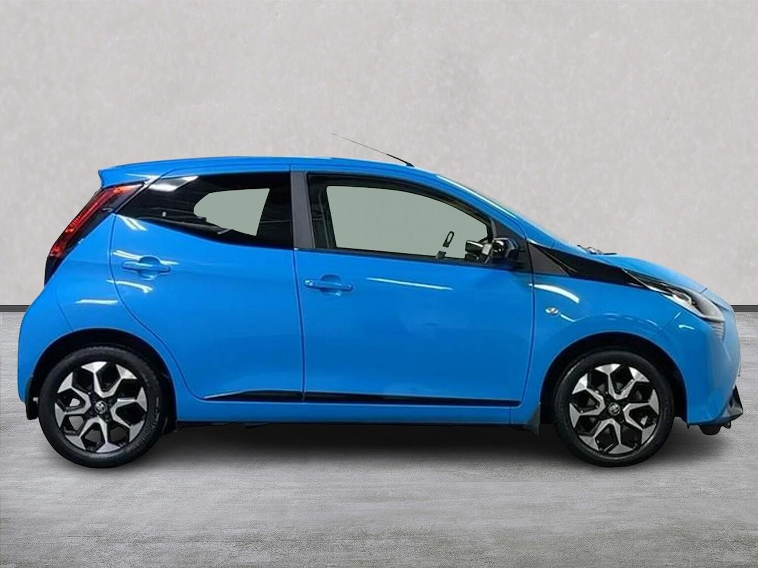Used Toyota AYGO 2020 for sale - 76758885: Photo 3