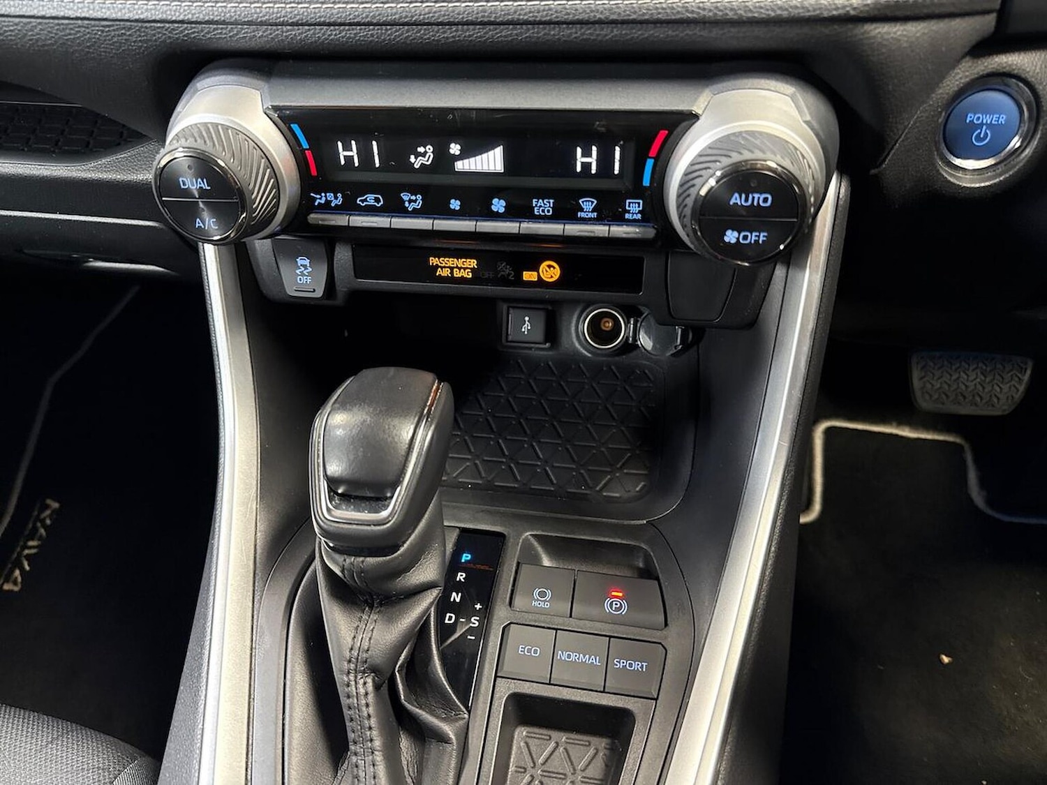 Used Toyota RAV4 2021 for sale - 76436518: Photo 12