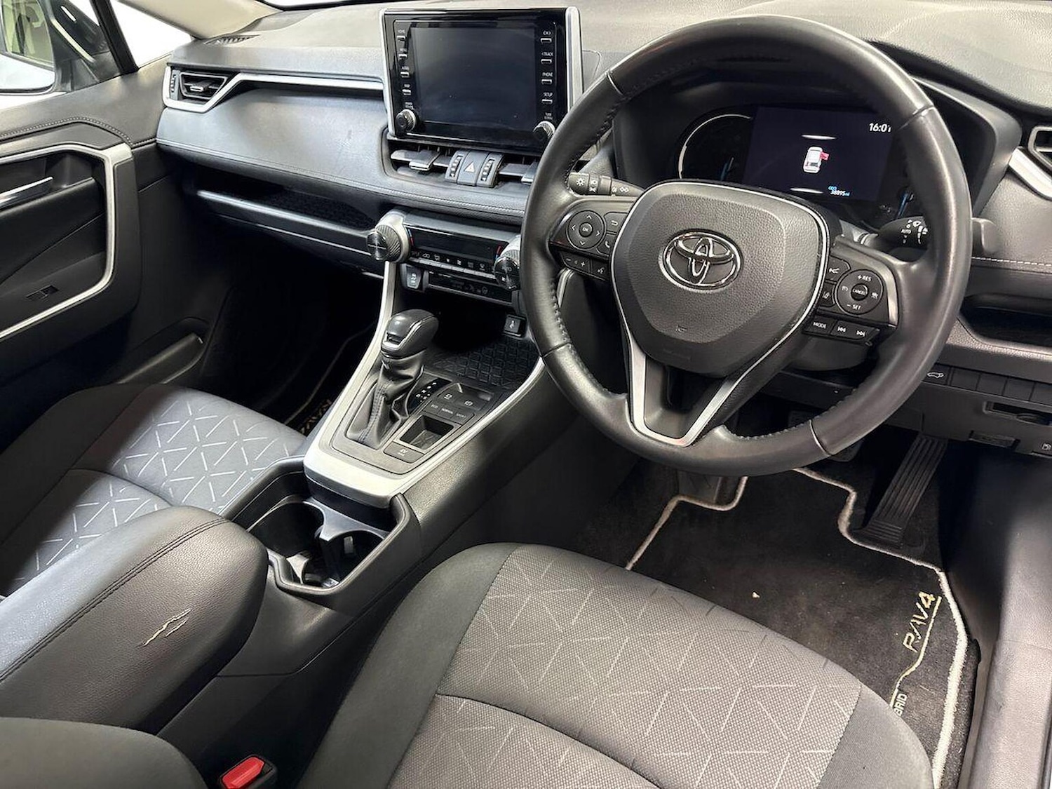 Used Toyota RAV4 2021 for sale - 76436518: Photo 15