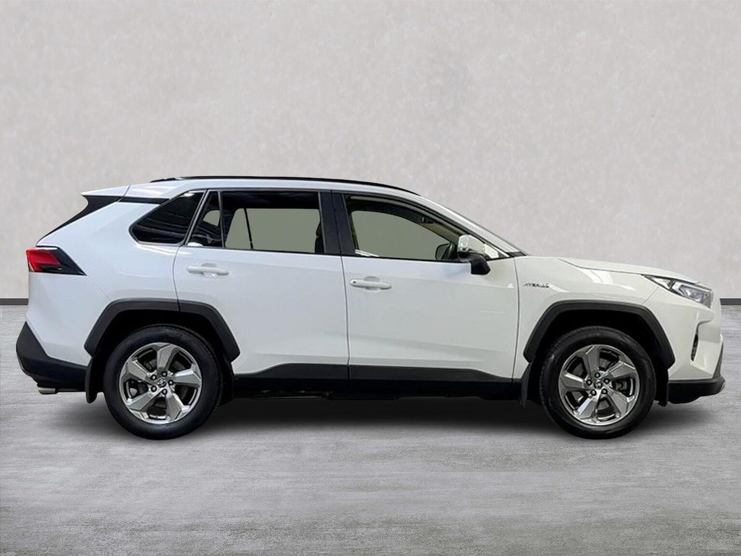 Used Toyota RAV4 2021 for sale - 76436518: Photo 3