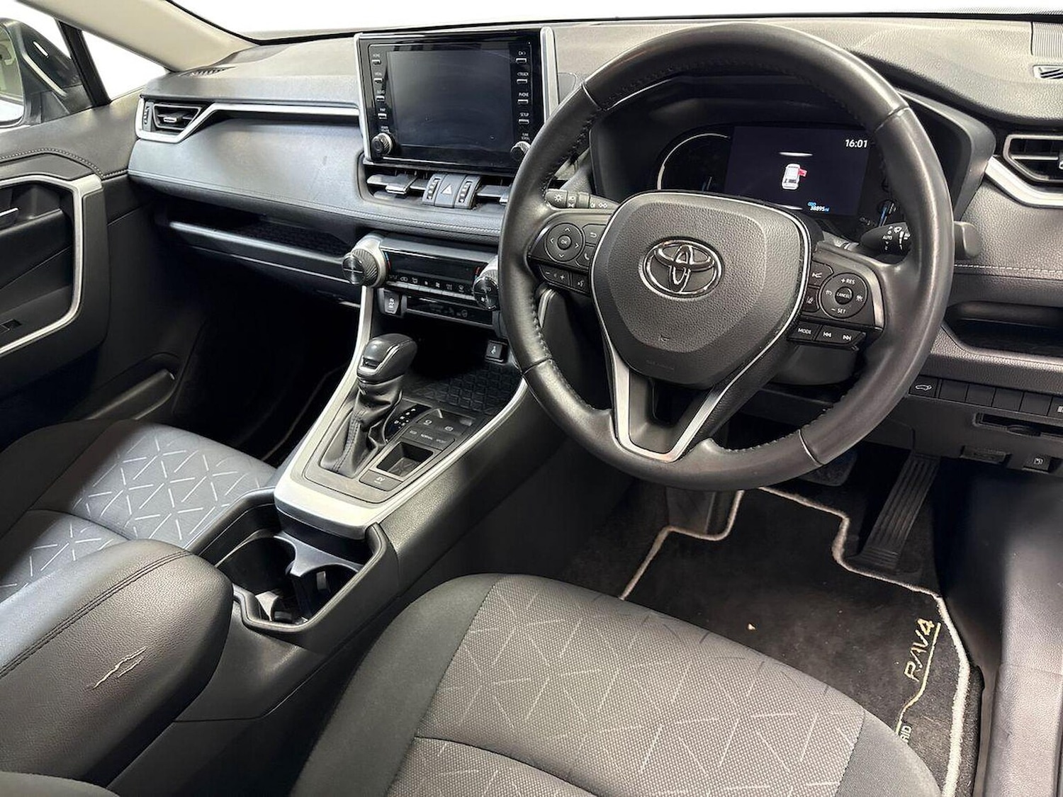 Used Toyota RAV4 2021 for sale - 76436518: Photo 9