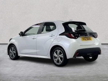 Used Toyota Yaris 2024 for sale - 79150908: Photo