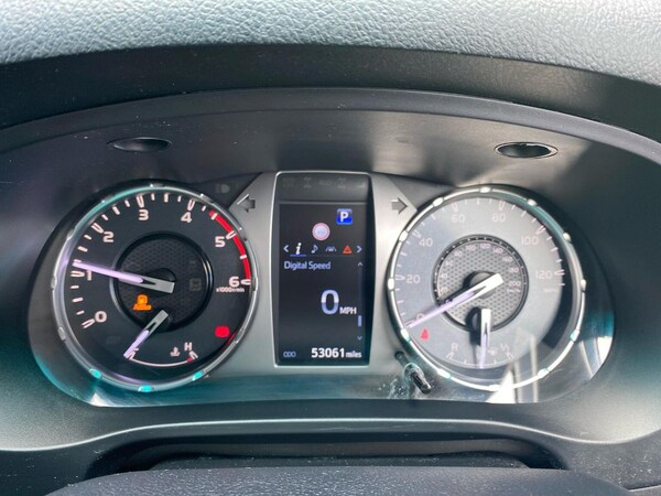 Used Toyota Hilux 2022 for sale - 75490685: Photo 10