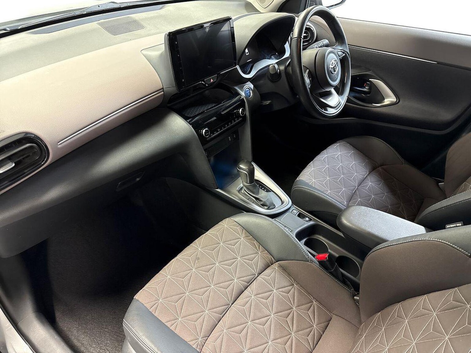 Used Toyota Yaris Cross 2023 for sale - 76026092: Photo 7