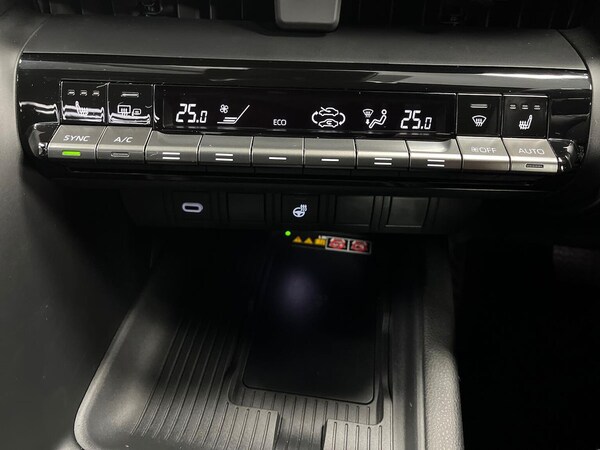 Used Toyota C-HR 2024 for sale - 75490962: Photo 12