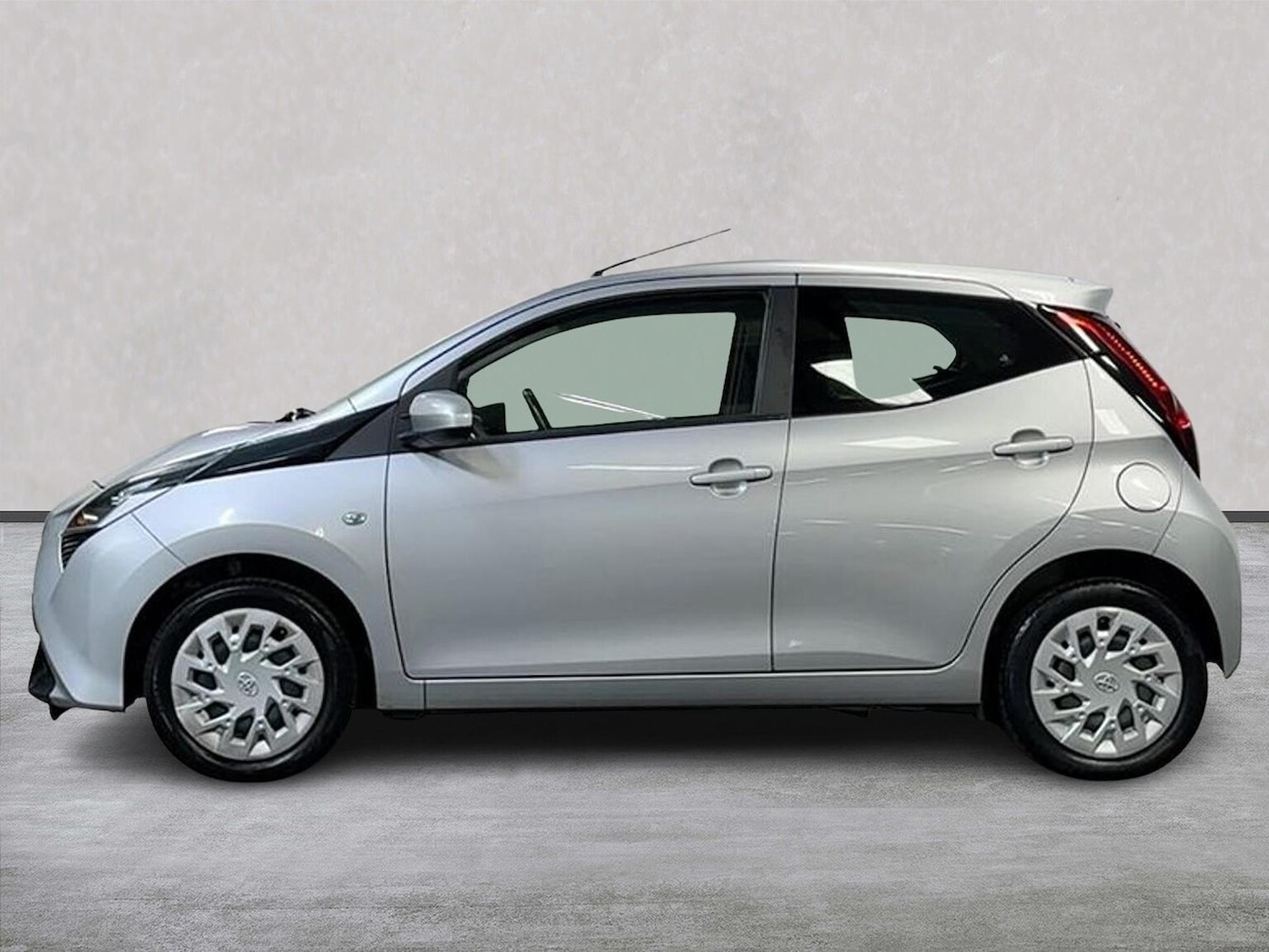 Used Toyota AYGO 2020 for sale - 76436520: Photo 19