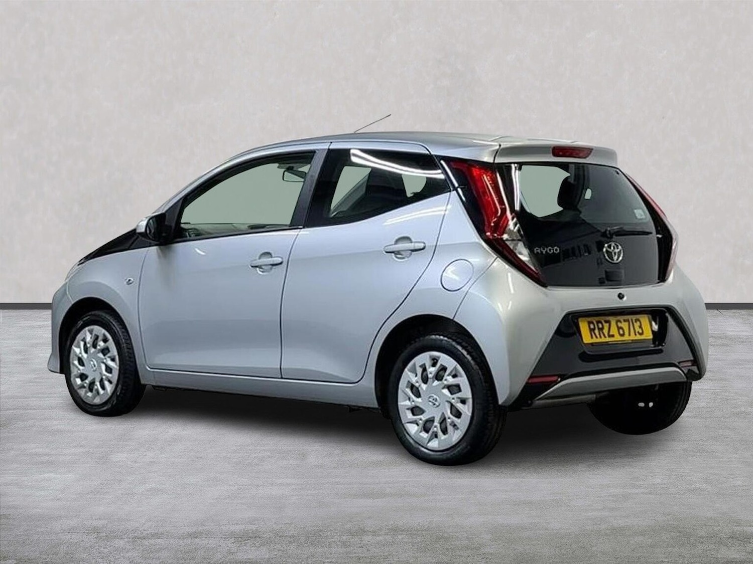 Used Toyota AYGO 2020 for sale - 76436520: Photo 2