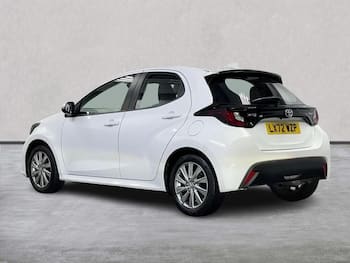 Used Toyota Yaris 2022 for sale - 79819519: Photo