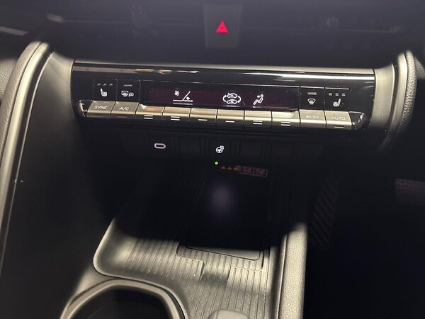 Used Toyota C-HR 2024 for sale - 75490539: Photo 12
